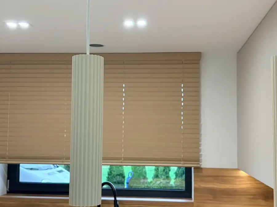Żaluzje — realizacja u klienta w Krakowie: Żaluzje aluminiowe · kuchnia